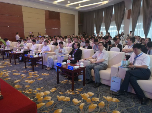 仟億達831999董事長鄭兩斌應邀參加有名民企助推河北協同發(fā)展峰會并發(fā)言