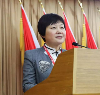 順義區(qū)工商聯(lián)黨組書記、順義區(qū)常務副主席單曉梅做工作報告